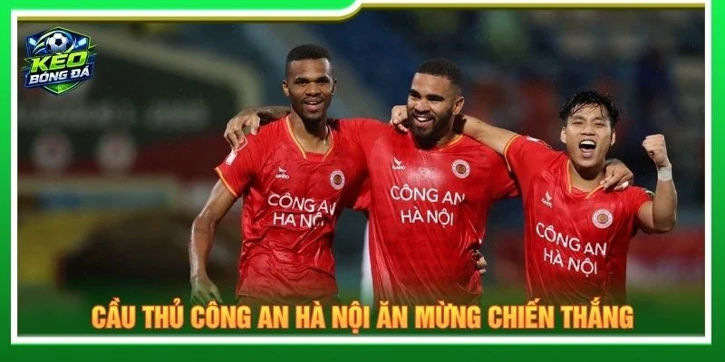 Cầu thủ Công An Hà Nội ăn mừng chiến thắng