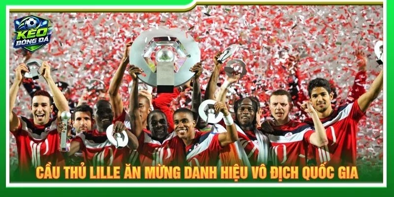 Cầu thủ Lille ăn mừng danh hiệu vô địch quốc gia